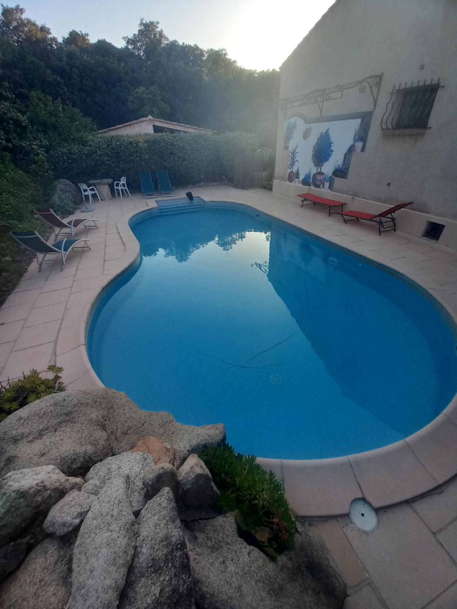 Appartement Climatise 35 M2 Pour 1 Couple - Piscine Partagee - Порто-Веккьо Экстерьер фото
